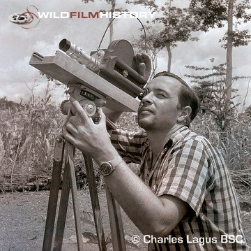 Charles Lagus filiming with a Pathe Webbo camera