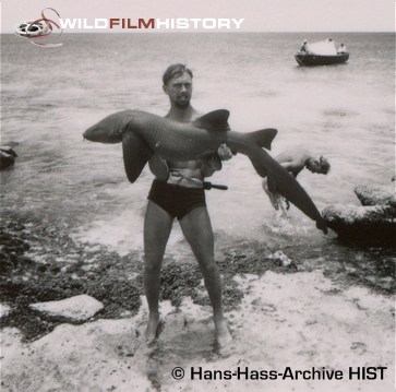 Hans Hass while filming for Pirsch Unter Wasser